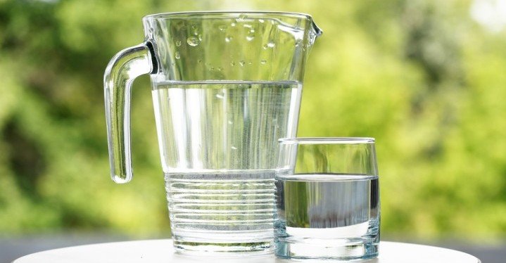 Water is one of the best detoxifying foods