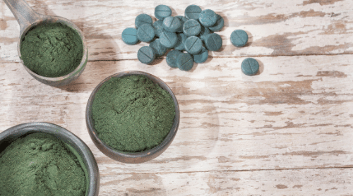 7 Superfood Benefits of Spirulina + 5 Tasty Recipes