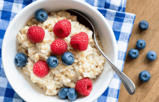 oatmeal with berries