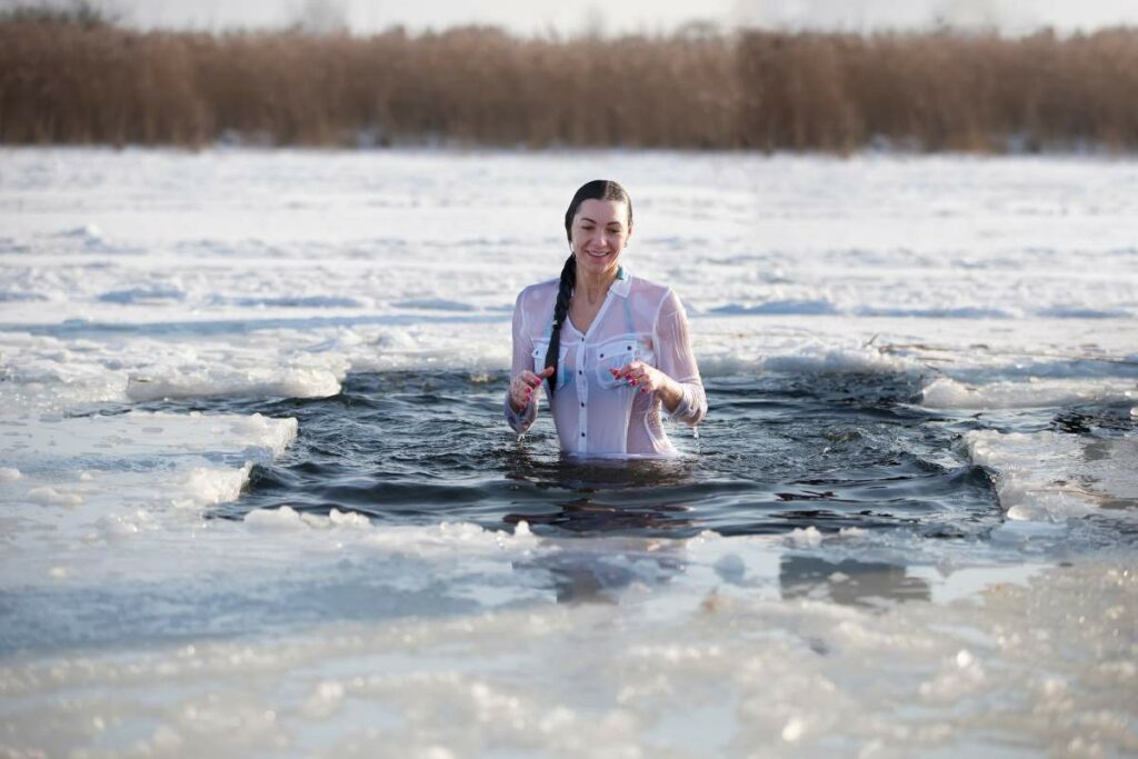 Cold Therapy for Weight Loss polar bear plunge (2)
