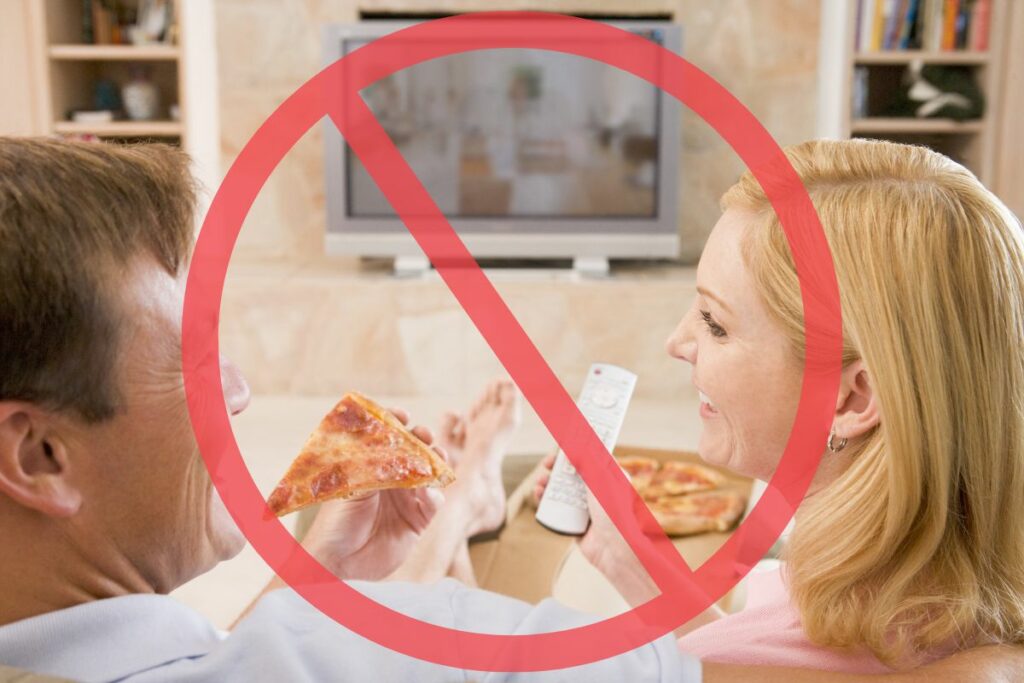 Mindful Eating vs Dieting turn off tv