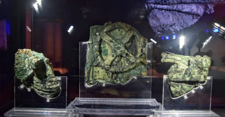 10 Incredible Ancient Relics Discovered in Shipwrecks