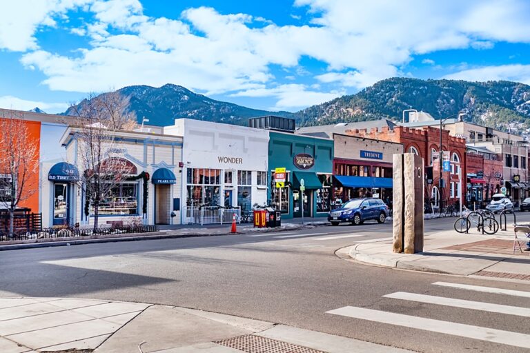 13 Small Towns with Amazing Farmers’ Markets to Visit in the U.S.