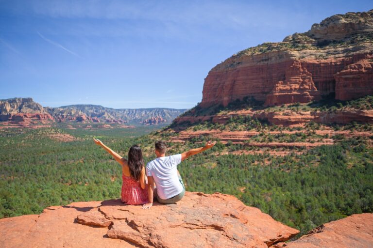 15 U.S. Towns That Offer the Best Hiking Trails