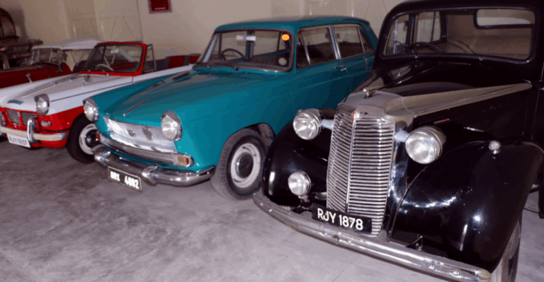 10 Ways to Start a Vintage Car Collection on a Budget