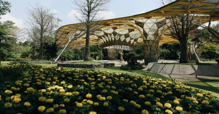 13 Beautiful US Botanical Parks and Gardens to Explore This Summer