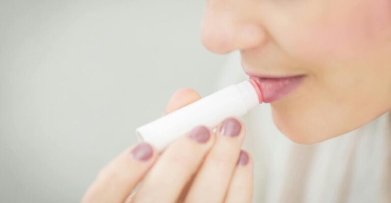 11 Pro Tips for Flawless and Long-Lasting Lip Color