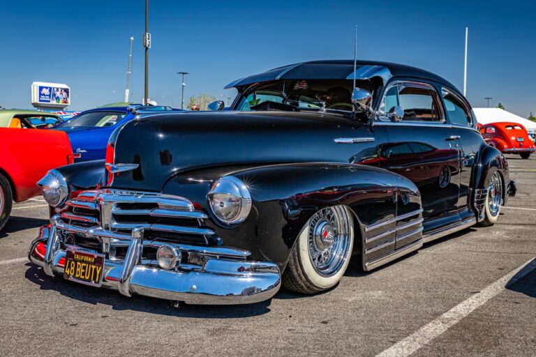 13 Iconic Vintage Cars That Defined the 1940s