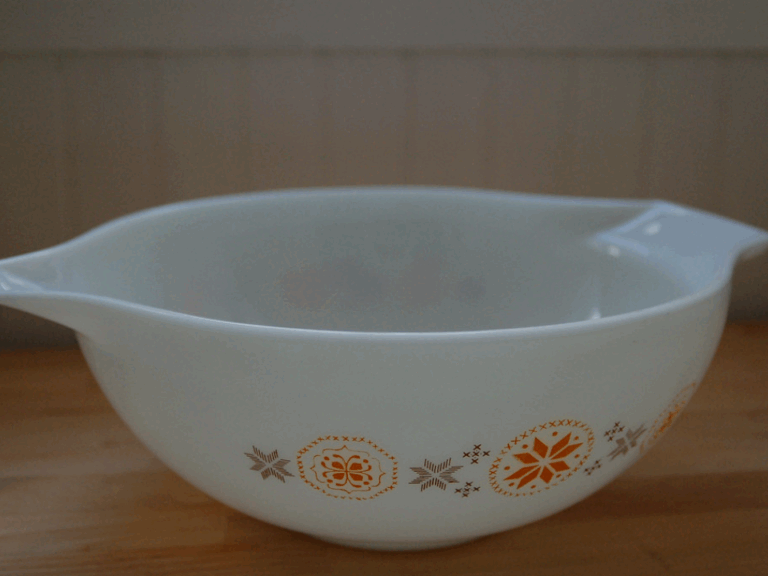 The 13 Most Iconic Vintage Pyrex Patterns You’ll Want to Collect