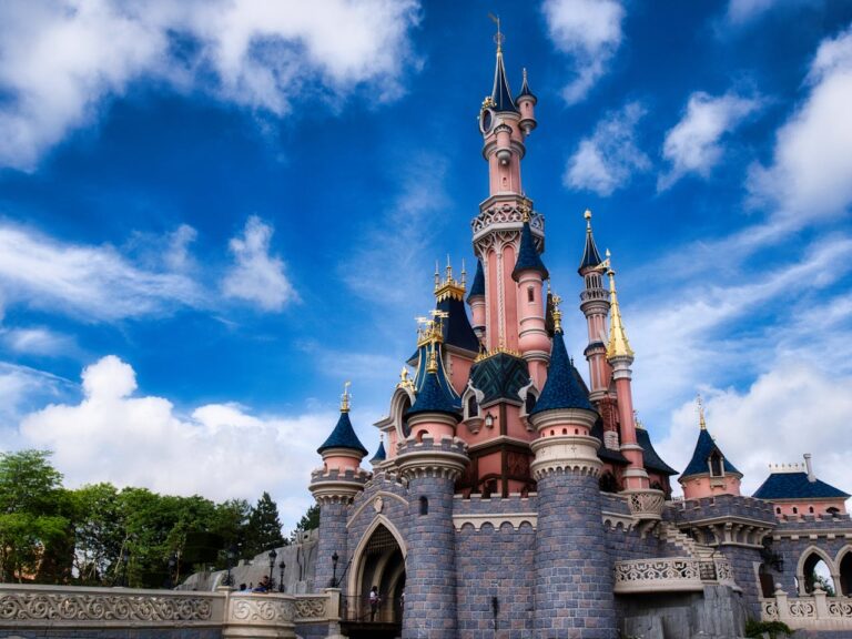 18 Best Theme Parks in the World for Family Fun