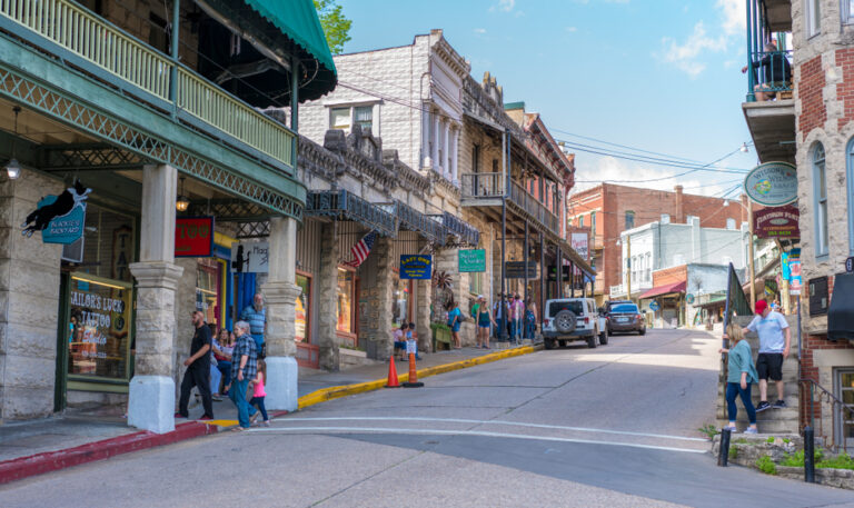 13 Cool and Quaint Small Towns in the U.S. You Need to Visit