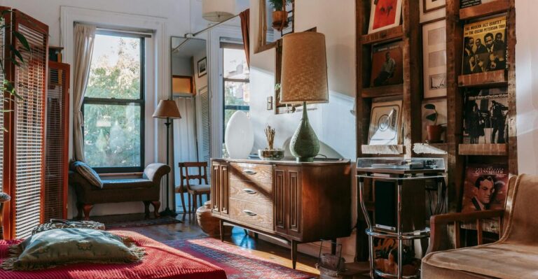 15 Most Popular Mid-Century Modern Collectibles