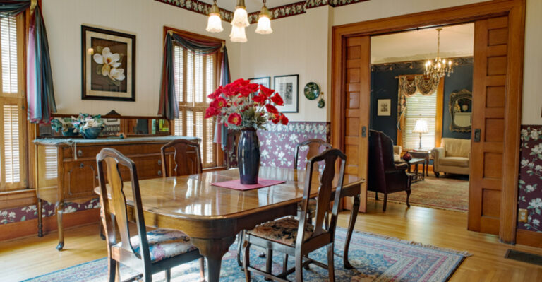 10 Rare and Sought-After Queen Anne Furniture Pieces