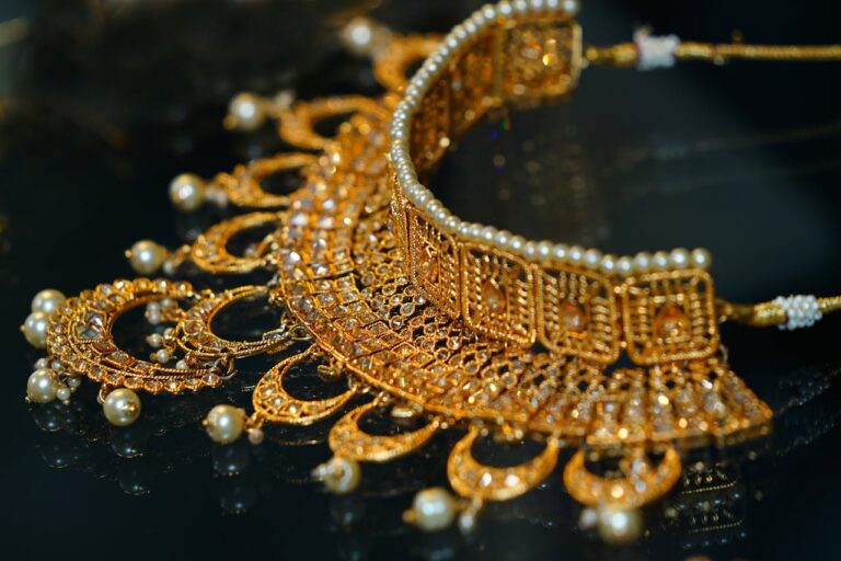 12 Tips for Caring for Antique Jewelry to Keep It Valuable