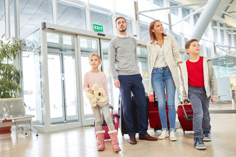 11 Tips for Surviving Long Flights with Kids