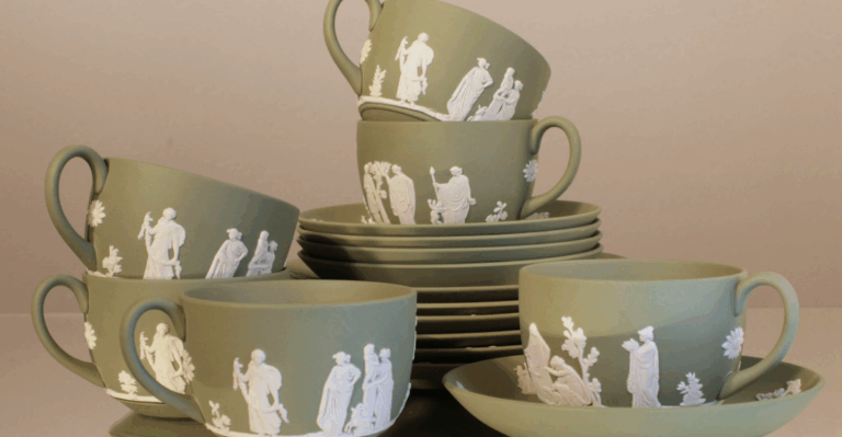 11 Popular Vintage Dishware Sets That Will Make Your Collection Shine