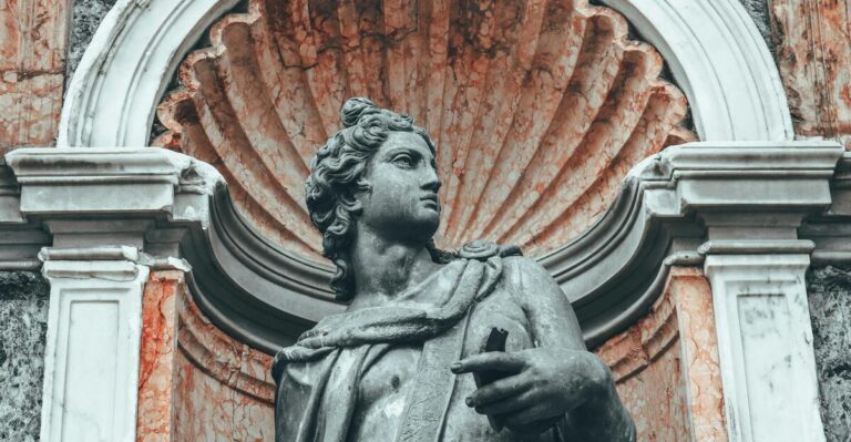 15 Priceless Antique Sculptures and Statues You Should Know About
