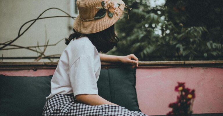 14 Vintage Fashion Trends Making a Comeback