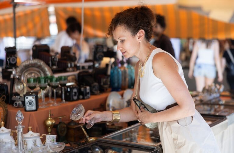 11 Best Places to Find Antique Glassware for Your Collection