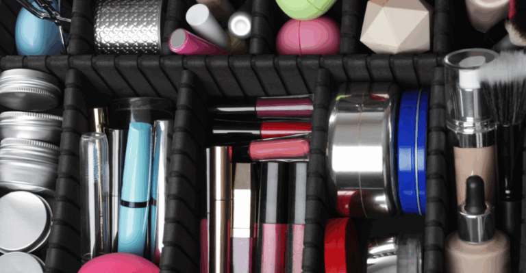 13 Do’s and Don’ts of Storing Vintage Makeup Collectibles