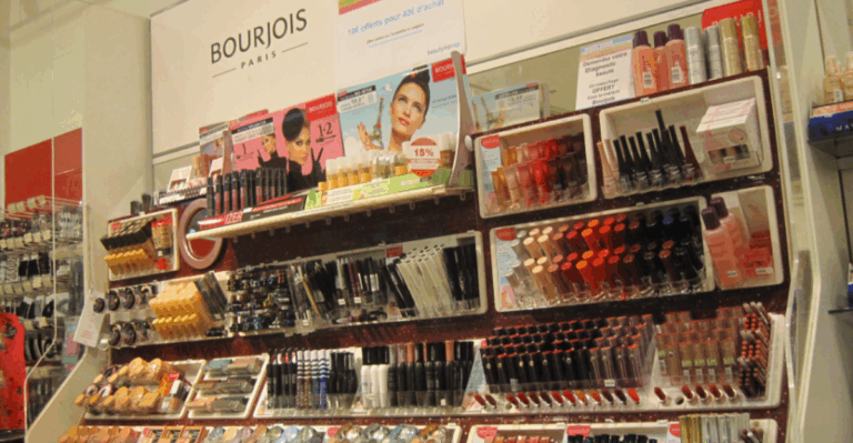 10 Iconic Vintage Makeup Brands Every Collector Should Know