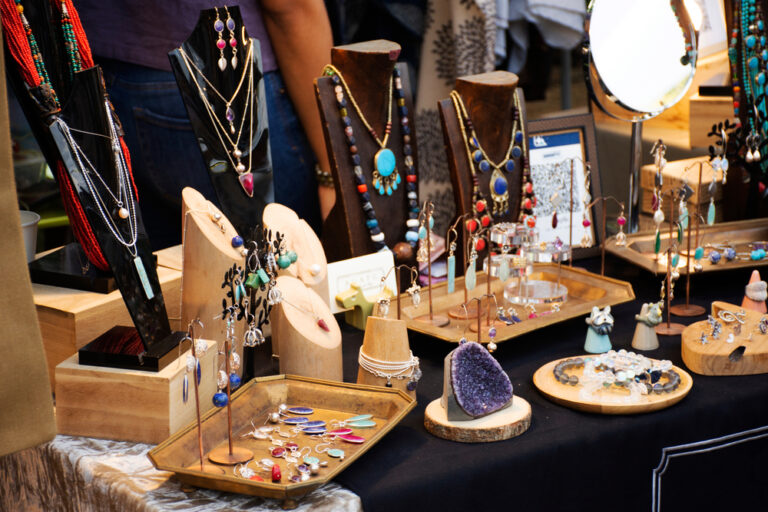 11 Mistakes to Avoid When Buying Vintage Accessories