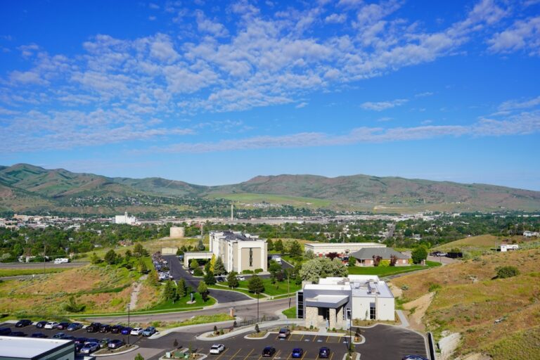 12 Mountain Towns Where Living Is Surprisingly Affordable
