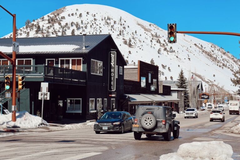 12 Charming Mountain Towns in the U.S. Perfect for a Quiet Escape