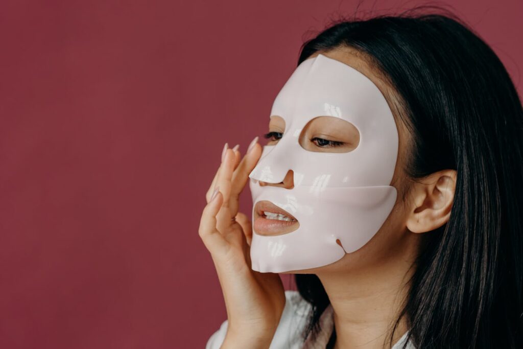 Reusable silicone sheet mask cover