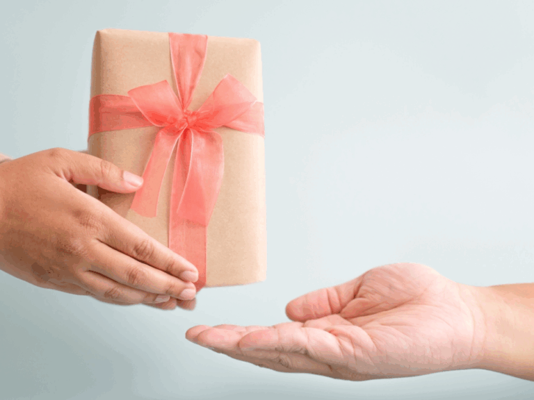 12 Simple and Thoughtful Gifts for Your Loved Ones This Christmas