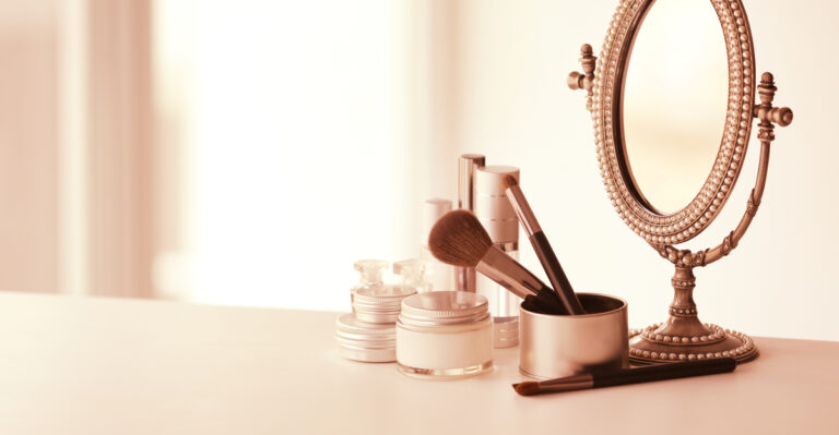 14 Vintage Makeup Pieces That Capture the Glamour of Old Hollywood