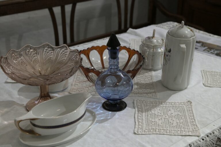 10 Ways to Spot Fake Vintage Pyrex and Protect Your Collection