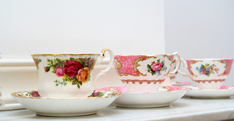13 Royal Albert ‘Old Country Roses’ Variants That Are Surprisingly Valuable