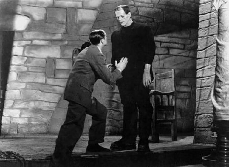 12 Black-and-White Horror Films Every Fan Should See
