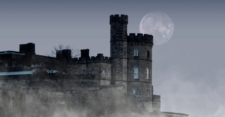 16 Castles Around the World Known for Their Ghost Stories