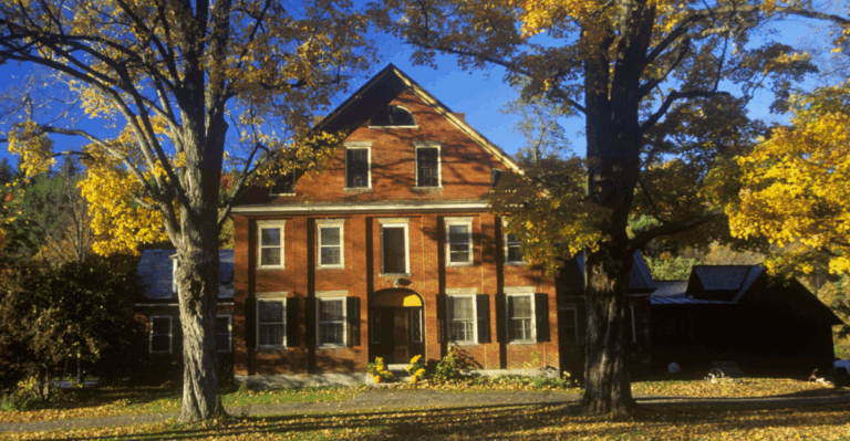 13 Cozy Inns and Bed and Breakfast That Won’t Break the Bank This Fall
