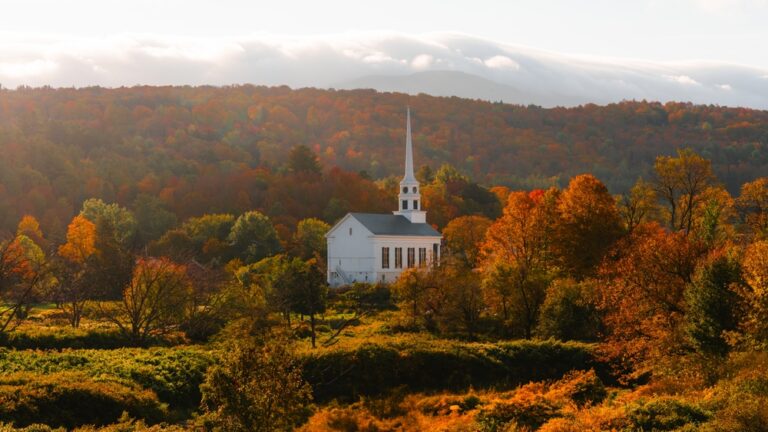 12 Small Towns That Look Straight Out of a Fall Postcard