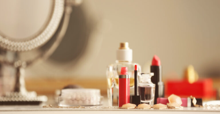 14 Must-Have Pieces for a Well-Rounded Vintage Beauty Collection