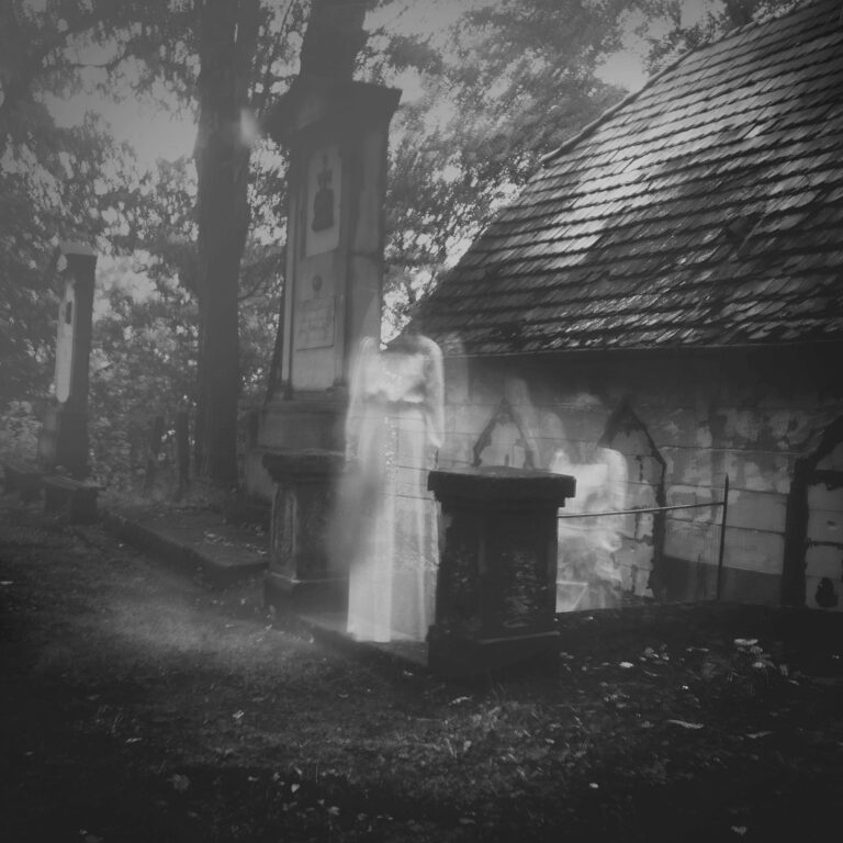 12 Cemeteries Around the World Known for Their Paranormal Activity