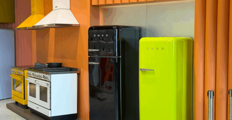 12 Colorful Retro Appliances From the 1950s and 60s