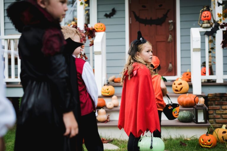 11 Creepy Porch Decorations That Set the Mood for Trick-or-Treaters