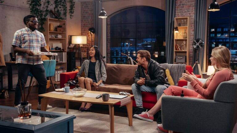 10 Funniest Sitcom Moments That Fans Still Quote Today