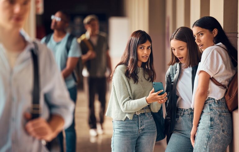 12 Common Red Flags to Watch for in New Friendships