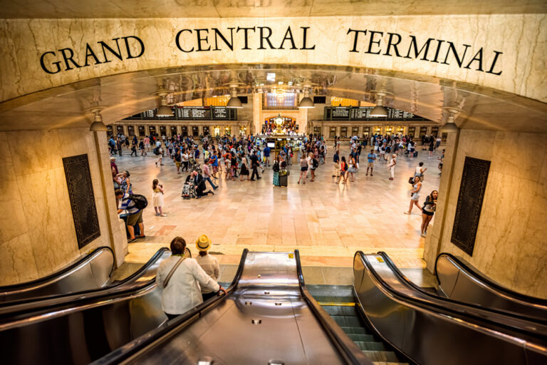 13 Beautiful Historic Train Stations Around the World
