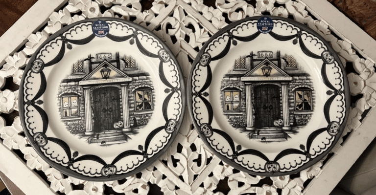 12 Rare Halloween-Themed Dishware Sets Collectors Love