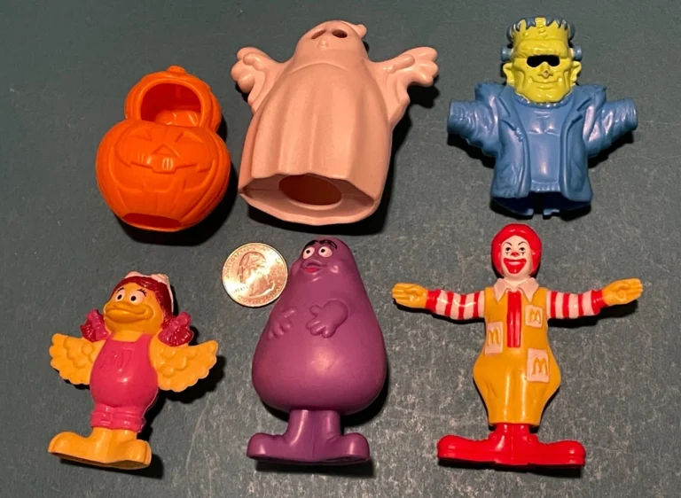 12 Rare McDonald’s and Fast-Food Halloween Collectibles From the 80s and 90s