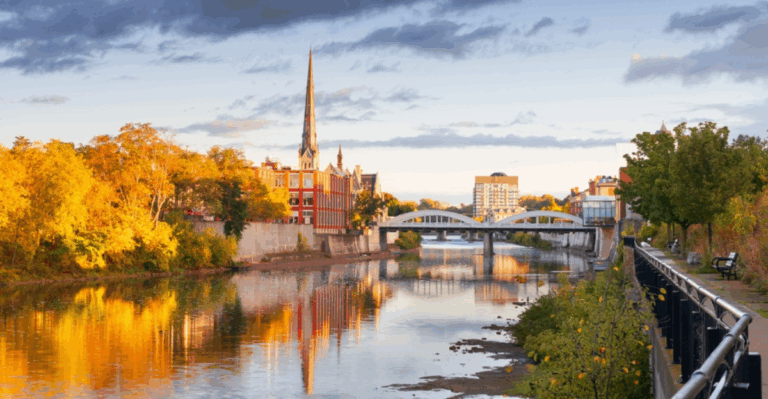 12 Historic River Towns With Beautiful Waterfront Views