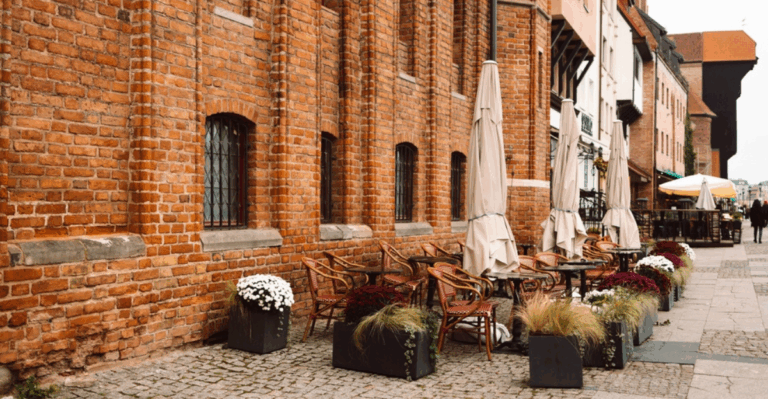 11 Small Towns That Look Straight Out of a Halloween Movie