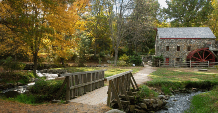 11 Charming Farm Stays and Inns to Visit Before the Holidays