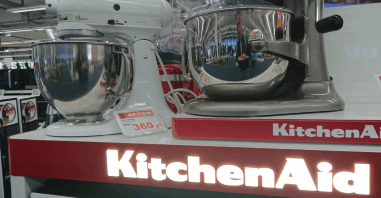 10 KitchenAid Stand Mixers With Vintage Appeal